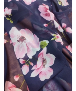 Delikatna cienka tkanina szyfon - różowe kwiaty magnolii